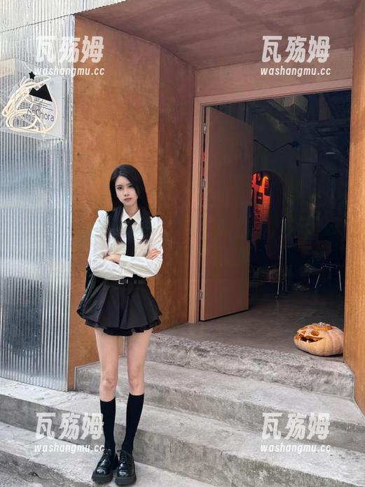 58吃瓜入口轻松找到，妹子在线等你开吃最新瓜