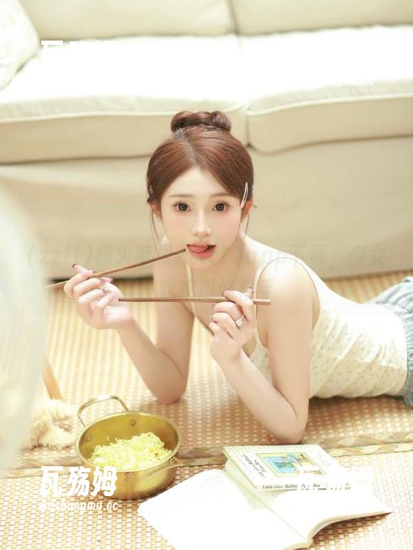 超火苹果zztt11app下载，少女狂欢吃瓜好帮手