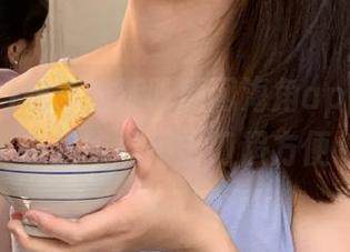 妹子推荐吃瓜网海角app下载，在线吃瓜不出门超方便