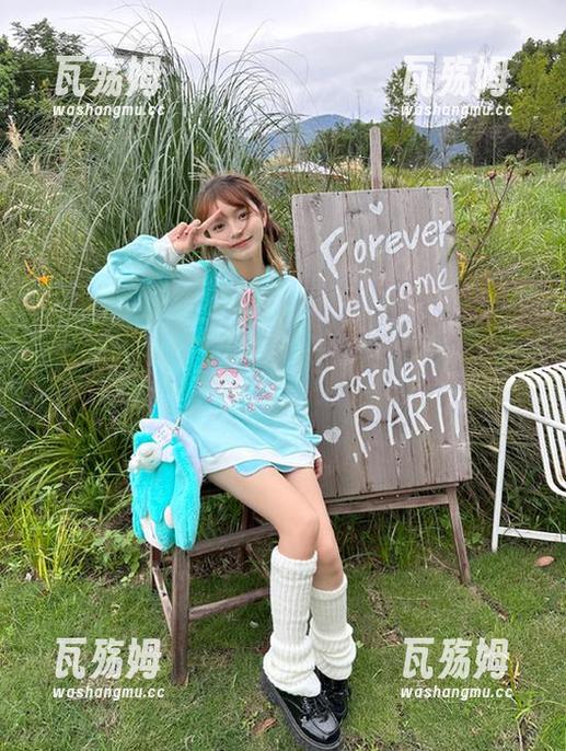 最全黑料社下载网站推荐，少女轻松获取吃瓜大料