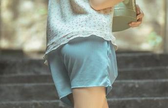 如何通过黑料社下载并在线观看热门吃瓜内容？